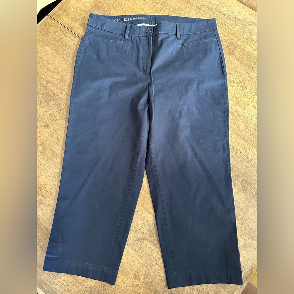 Talbots size 12 navy blue Skimmer pedal pusher length, worn once!